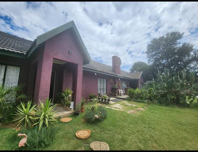 3 BEDROOM HOUSE FOR SALE IN MIDDELVLEI AH